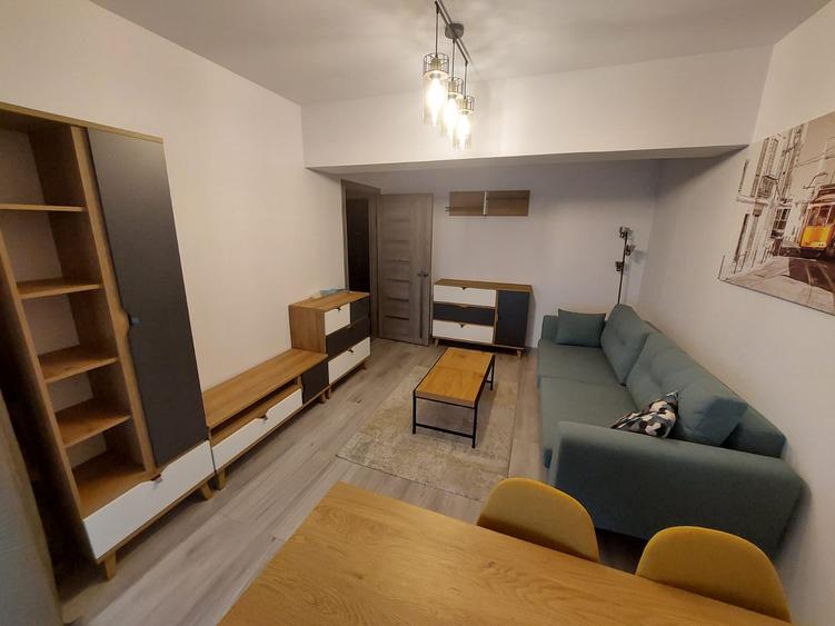 Penthouse-apartament cu 2 camere+terasa+parcare+boxa in Tatarasi-Doi Baieti,bloc