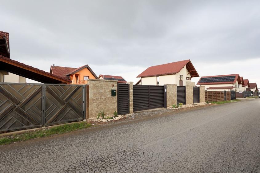 Casă unică, cartier Izvor – Str. Izvorului 10