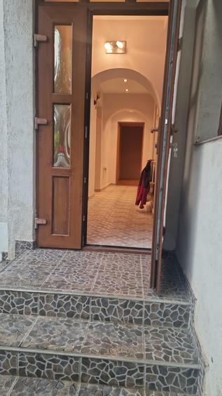 Apartament la parter cu iesire in curte proprietate