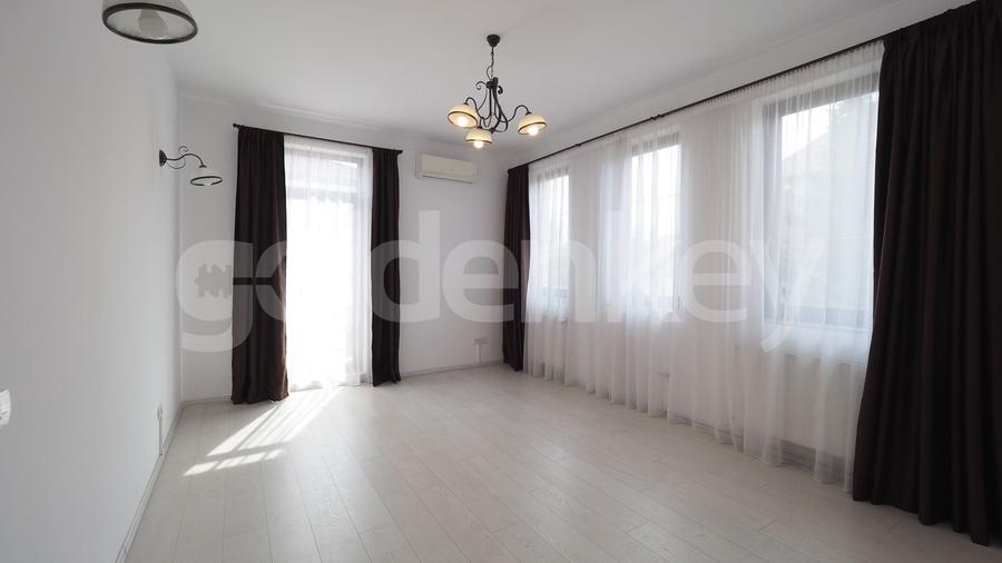 Vila cu finisaje moderne in complex rezidential