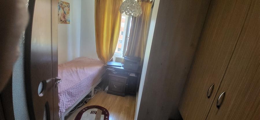 Apartament 2 camere, semidecomandat, transformat in 3 camere