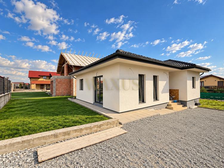 Casa Pe un Nivel - SU 90MP I Teren 490MP - la Intrare in Campenesti