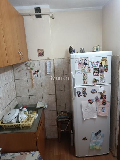 Vând apartament cu doua camere decomandate în Micro 13B  - 4