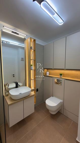 Apartament 3 Camere, LUX, 55 mp, lift, garaj, panoramic, zona Eroilor!