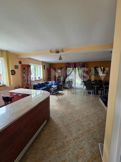 JUMĂTATE DE DUPLEX DE VÂNZARE , 140 MP UTILI-LA 2 MINUTE DE PÂRTIA SORICA AZUGA