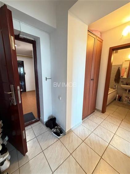 Vanzare garsoniera decomandata in bloc de apartamente, zona Garii - 2