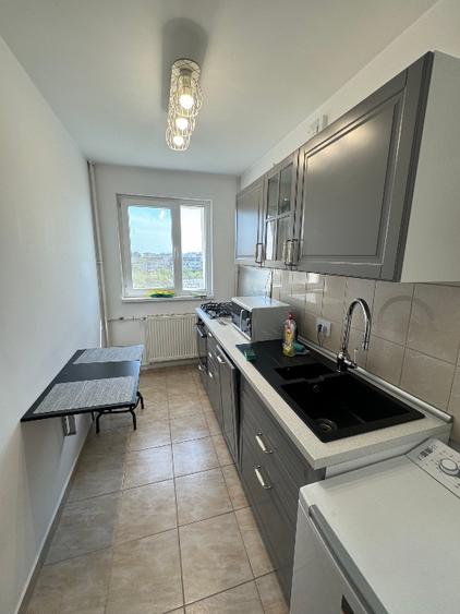Ofer spre inchiriere ap 3 cam insorit et 9 bloc de 10 etaje prevazit cu 2 liftur