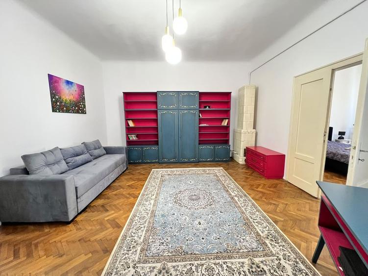 Apartament spatios cu 3 camere | 83 mp + veranda + curte | Ultracentral
