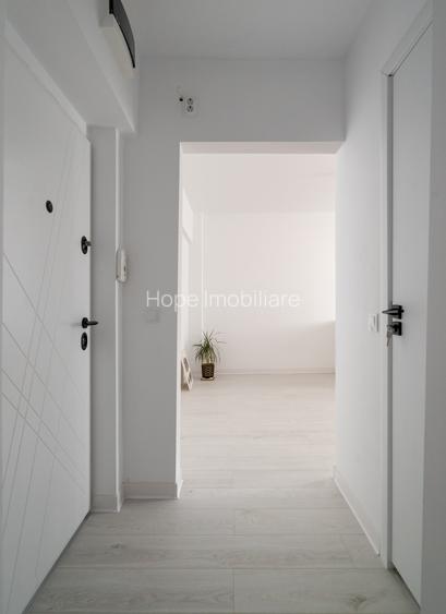 Titan Metrou - Garsoniera renovata, bloc mixt - 8