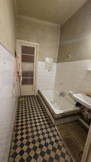 Casă cu 5 camere lângă Piața Sf. Ștefan