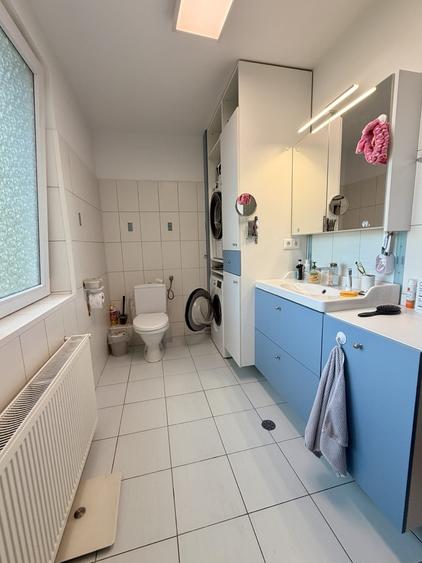 Apartament 4 camere in zona centrala din Giarmata Vii