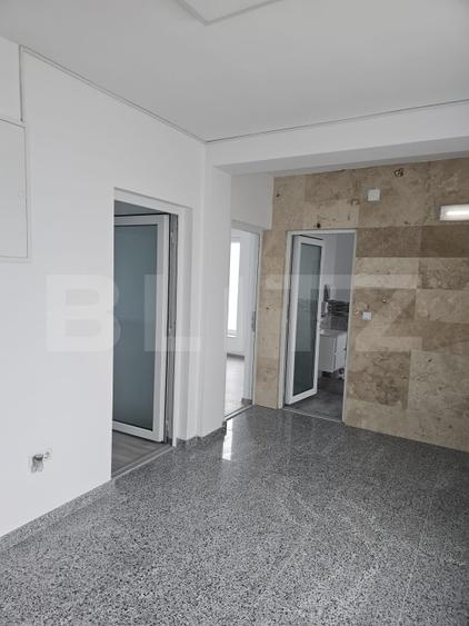 Spatiu comercial, 3 birouri, 220 mp, zona Mall Bistrita