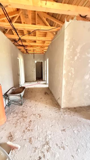 ZONA CASTEL TRANSILVANIA -str. VRANCEI -casa parter la rosu cu teren 1678mp!