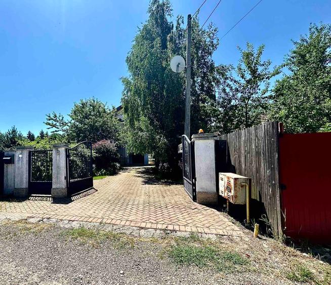 Vilă Exclusivistă pe seminivele D+P+1+M Bucium Releu 332mp, mobilată LUX