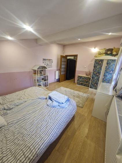 Vila eleganta in Bucurestii Noi - 5 camere, 300 mp teren, strada Barlogeni