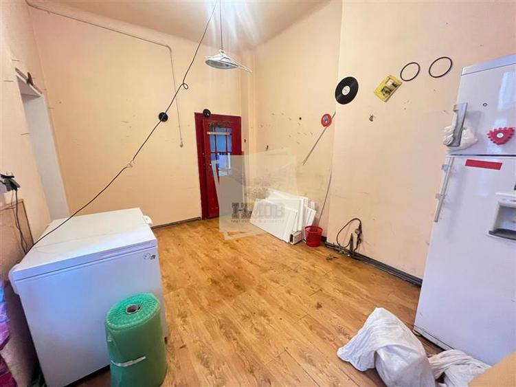 Apartament cu 4 camere 2 bai si balcon in zona Ultracentrala