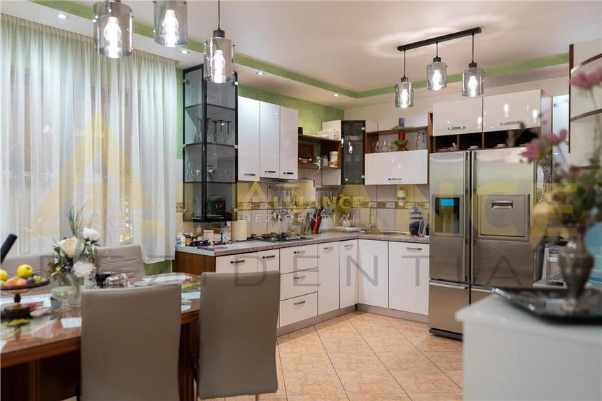 {OLTENITEI} Vila cu 7 camere | LUX - Piscina