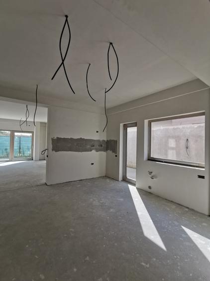 Vila 4 camere,curte, parcare, Constanta, Zona Tomis Nord, Dedeman