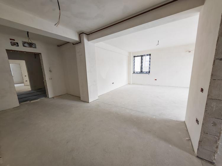Apartament 3 camere 2 bai la cheie loc de parcare Tomis Plus