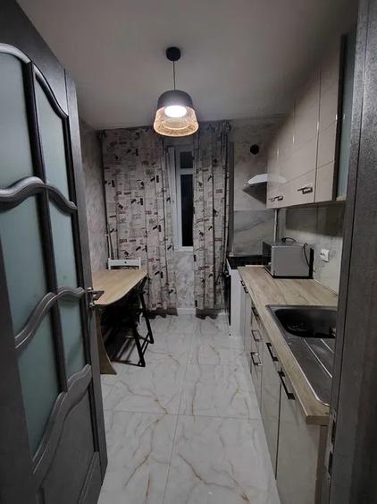 3 Camere | Titan | Metrou | Mobilat | Utilat |