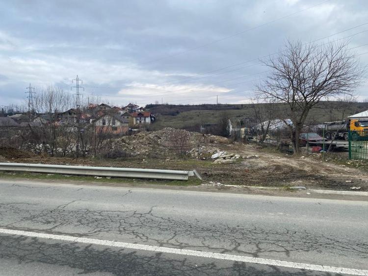 Vânzare teren