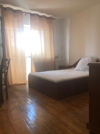 De inchiriat 4 camere decomandat Blv Mircea Voda