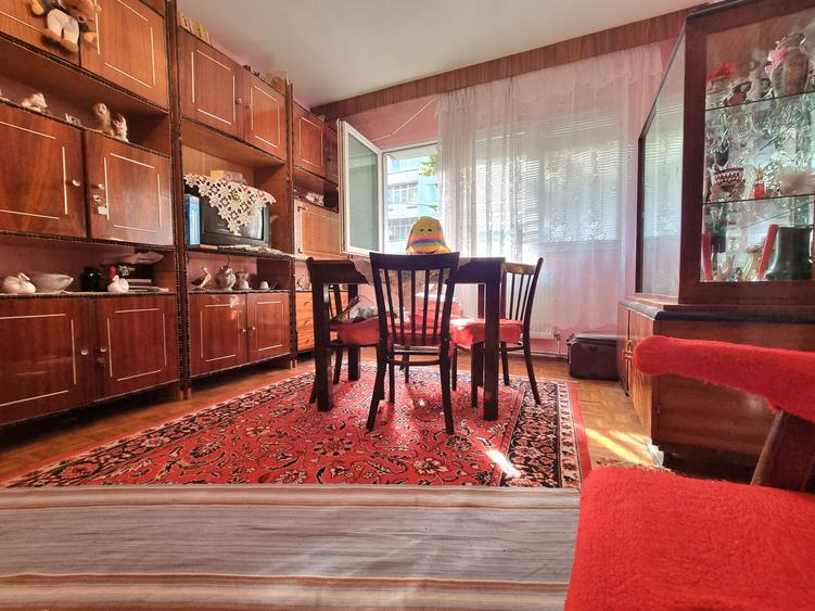 Ultracentral- Apartament 2 camere, etaj 1, liber, cu parc lângă bloc