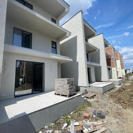 Casă modernă P+1E+ER 108 mp utili  3 băi  Terase și balcoane  Giroc