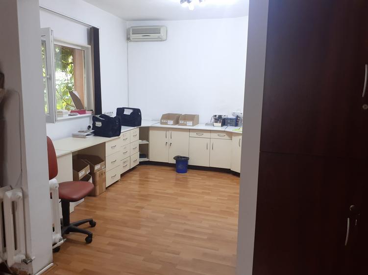 Vila spatioasa in zona de mare interes
