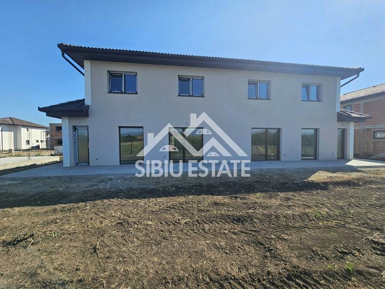 Casa noua 4 dormitoare, 3 bai
