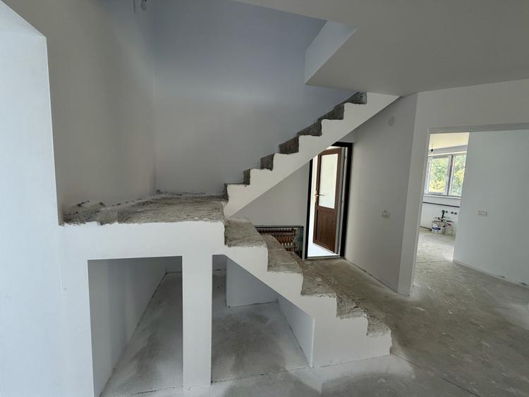 Duplex 6 camere | 238 MP | 576 MP teren | Zona Penny Micesti |