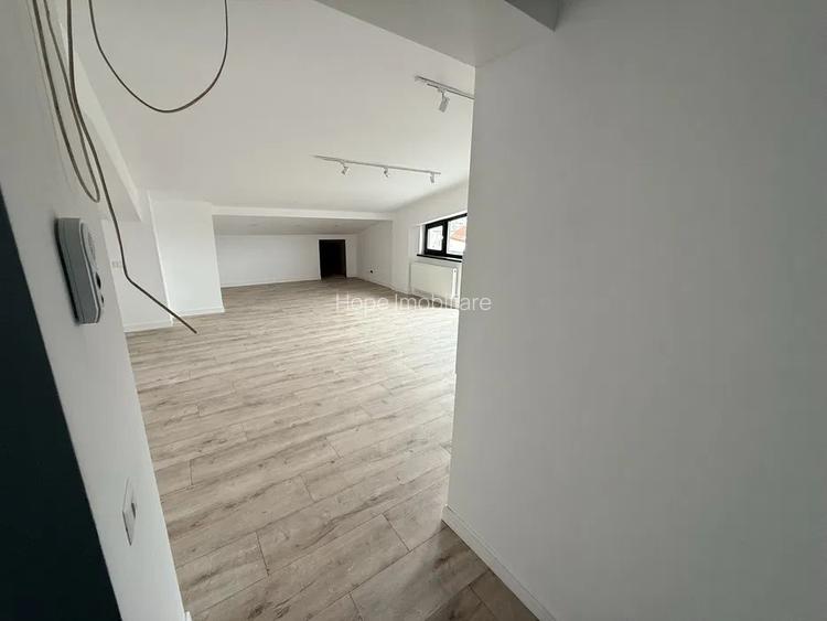 Vatra Luminoasa -strada Tepes Voda-mansarda 3 camere - 5
