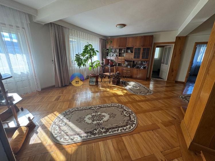 Vila + teren de vânzare cu priveliște panoramică – vis a vis de statuia Ursulet