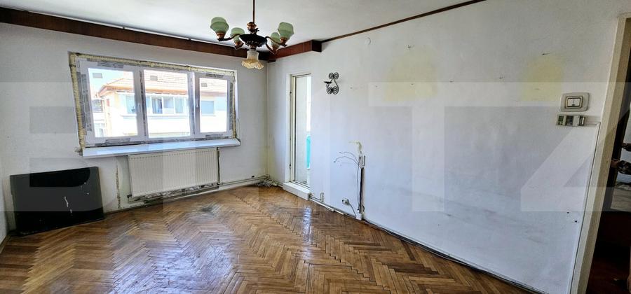 Apartament 3 camere, decomandat, cu 2 băi, Sfantu Gheorghe