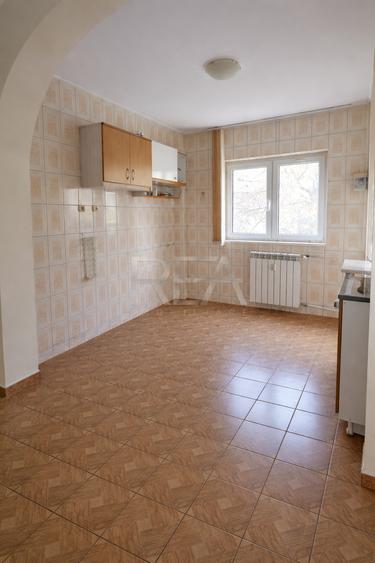 3 camere Pantelimon, et. 2, an 1980, 70 mp, boxă