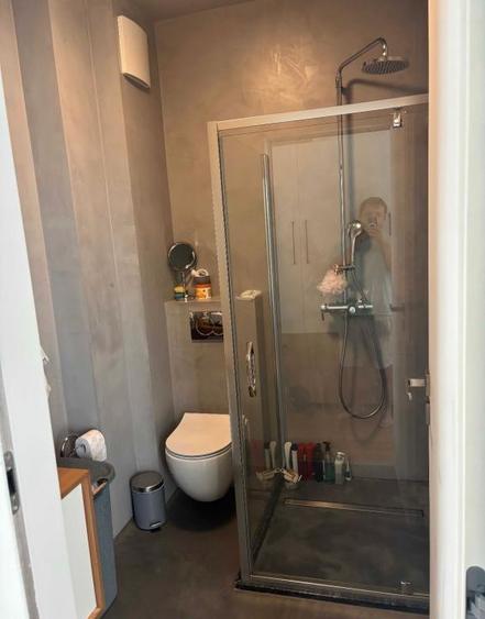 Apartament cu 3 camere semidecomandat în Florești