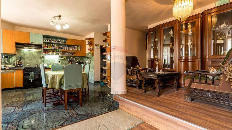 Casă pe 5 nivel–Ideală pentru Locuință, Sediu Firmă sau Investiție!