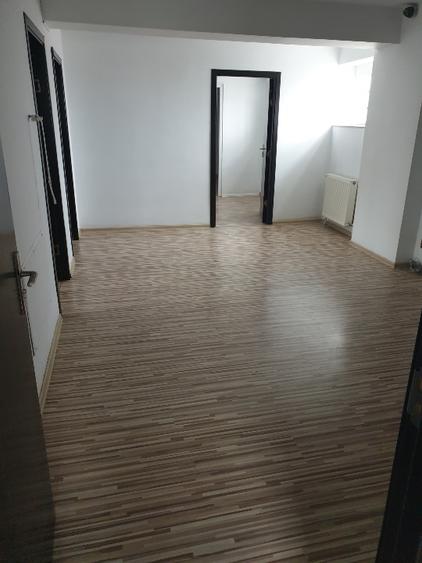 CLĂDIRE BIROURI D-P-3Et zona TROCADERO POPORULUI