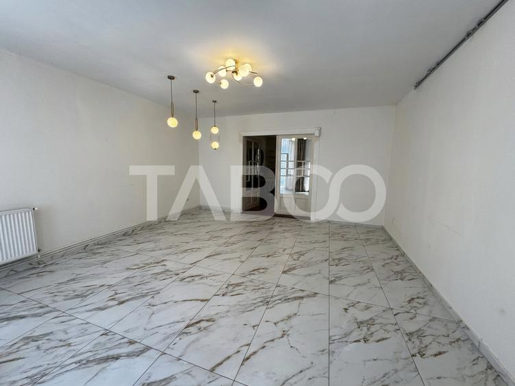 Spatiu de inchiriat zona pietonala 133 mpu 5 camere Centrul Istoric