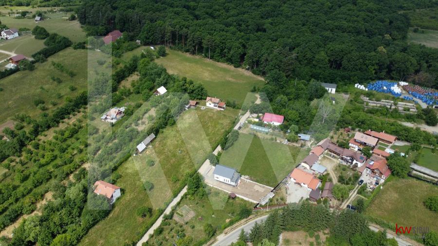 Teren construtie 1000 mp - Tocile, toate utilitatile, vedere panoramică!