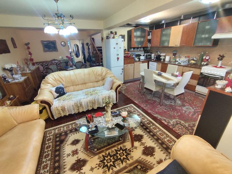 Casă tip Duplex de vanzare cu 4 camere | 100 mp utili | Zona SCHIT
