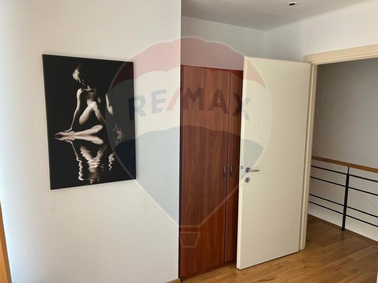 INCHIRIERE Apartament cu 3 camere tip duplex in zona Nordului