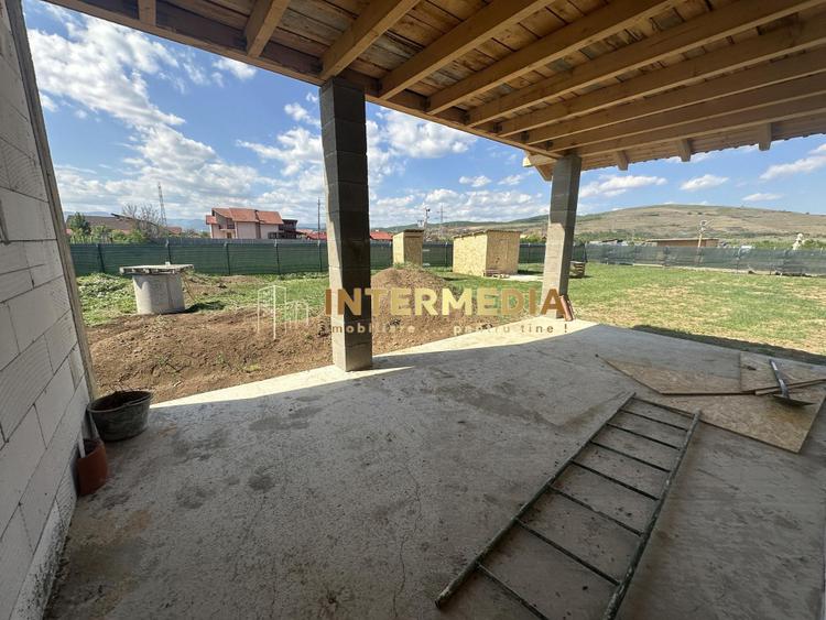 Casa in Rosu Teren 570 mp sau 1134 mp Terasa mare imprejmuit Barabant Alba