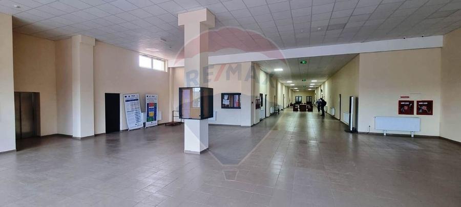 Cladire Comerciala Mixta de Vanzare sau de inchiriat