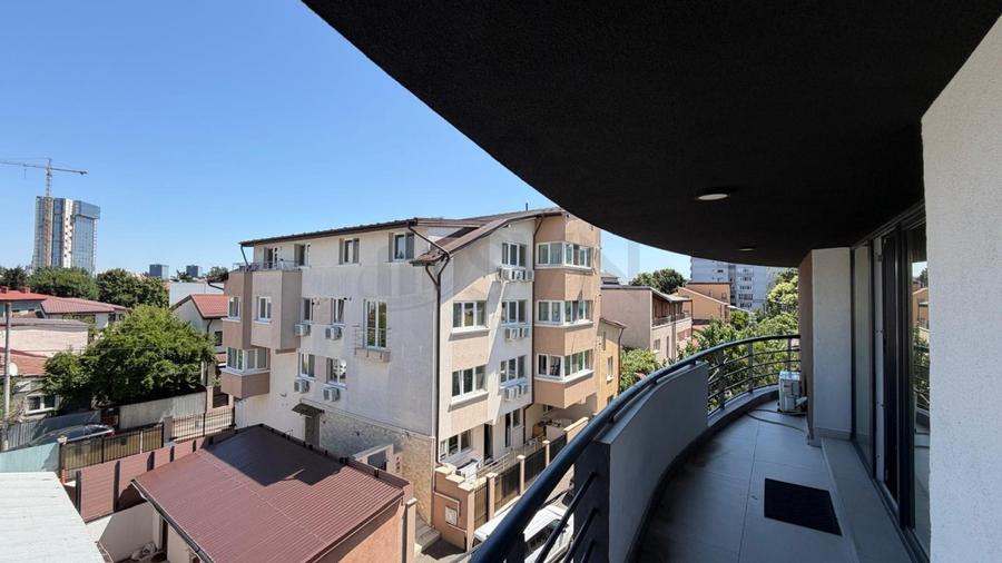 REV2005880 Vilă nouă Domenii – 24 camere, 12 băi, 5 niveluri, 700 mp utili