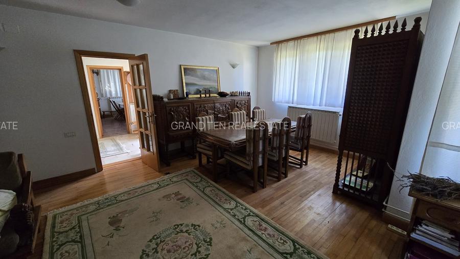 Vanzare vila P+1+M cu 5 camere, casa batraneasca , 2 garaje, teren 9249mp, - 4