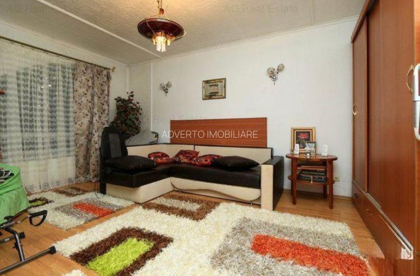 Vilă spațioasă de vânzare cu 7 camere în comuna 1 Decembrie - 14