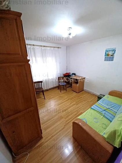 70mp  ETAJ 2 apart 3 cam conf 1 decomandat  Buzaului - 4