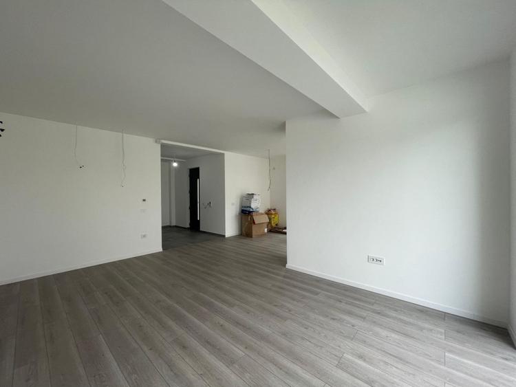 Duplex 4 camere central - Mosnita Veche