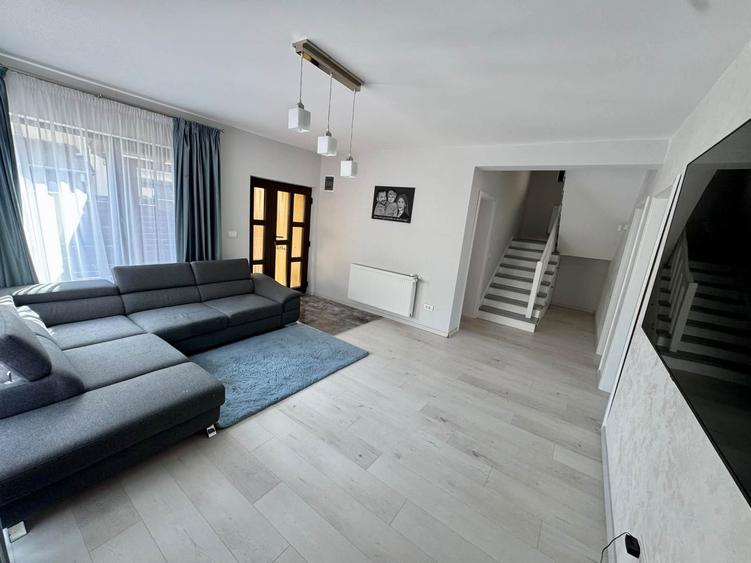 CASĂ INDIVIDUALĂ | GIROC | 5 CAMERE | 100 MP UTILI | TEREN 250 MP